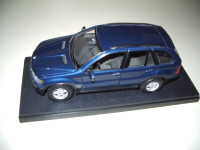BMW X5 - Maisto - 1/24 Scale - Dark Metallic Blue - Reduced