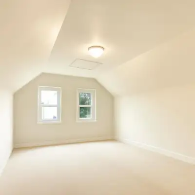 2 bedroom apartment for rent separate entrance in duplex. Kitchen, full bathroom, 2 bedrooms plus la...