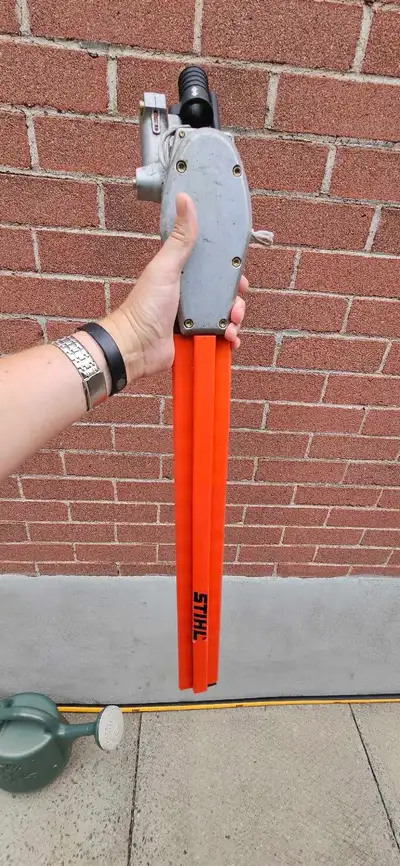 Outil Tailleur à haie-cèdre STIHL, View more