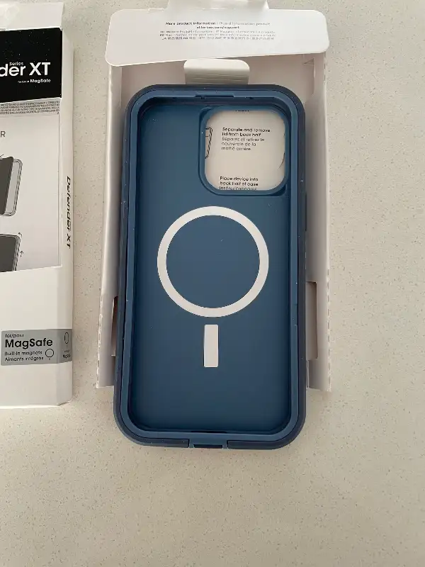 Otterbox iPhone 15 Pro Max Defender XT Case w/ Magsafe- New in Cell Phone Accessories in London - Image 5