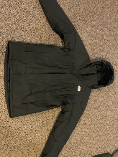 If this ad is posted, the jacket is available. For the love of Christ, read the ad before asking que...