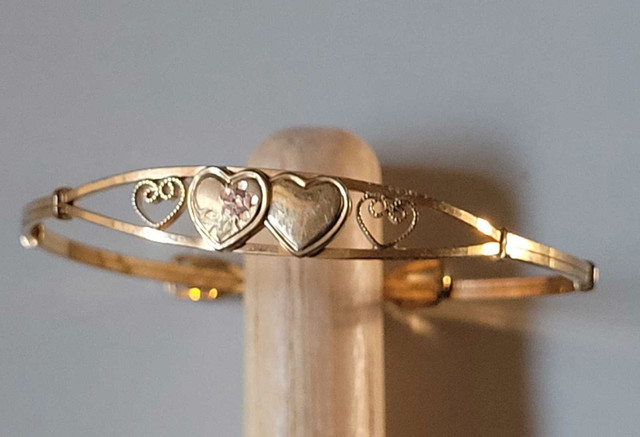 Vintage Gold Fill Engraved Multi-Heart Adjustable Bangle  in Jewellery & Watches in Oshawa / Durham Region - Image 3