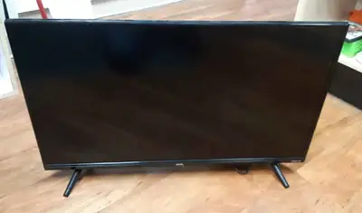 32" INCH ONN ROKU SMART TV DISPLAY TECHNOLOGY: LED COMES WITH REMOTE CONDITION: USED LIKE NEW Buy &...