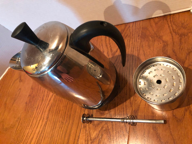 8 CUP COFFEE PERCOLATOR in Coffee Makers in Moncton - Image 2