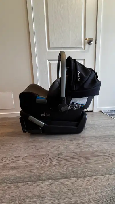 Nuna Pipa Car Seat Great Condition Expires December 2030, View more