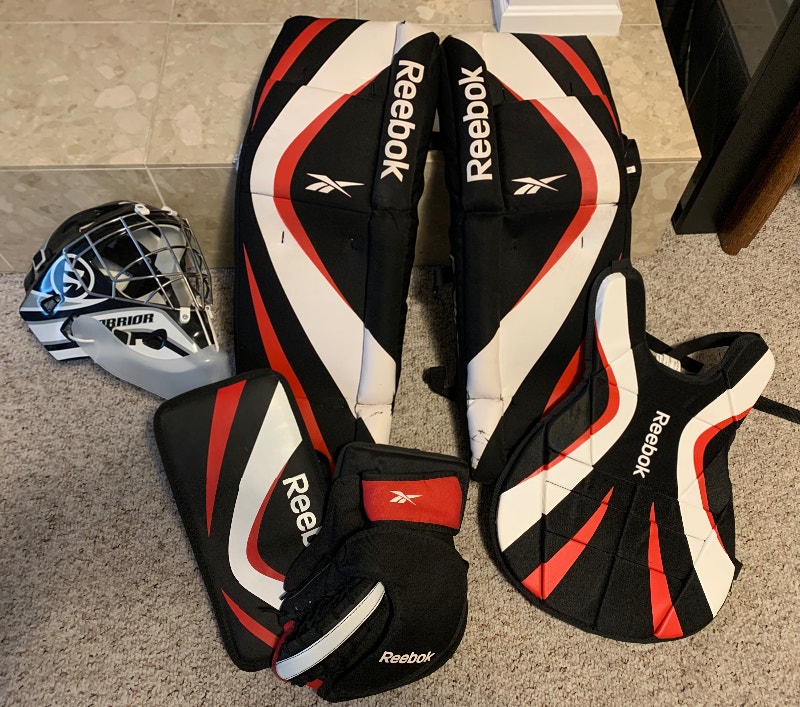 Reebok Youth Goalie Pads (27”) Set with Mask Hockey Guelph Kijiji