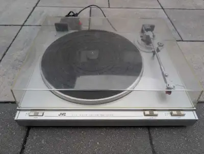 VINTAGE JVC MODEL L-A21 TURNTABLE - Tested, View more