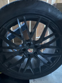 Porsche macan 20inch 3 rims and tires 1 was damaged 