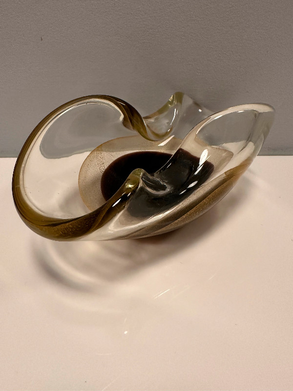 VASE PLAT EN VERRE SOUFFLÉ BLOWN GLASS RÉTRO VINTAGE MID CENTURY dans Art et objets de collection  à Ville de Montréal