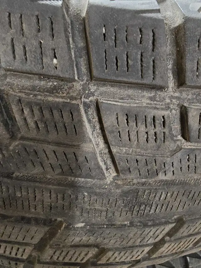 225 65 17 snows in Tires & Rims in Brantford - Image 2
