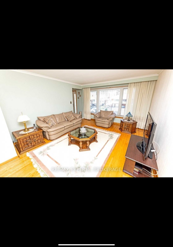 3 Bedrooms for rent at Finch and Islington Long Term Rentals City