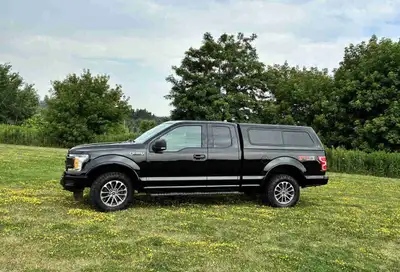 2019 Ford F-150 4x4 supercab 3.5L v6 ecoboost 176,000 km FX4 trim package 6’ box/bed Box/bed line x...