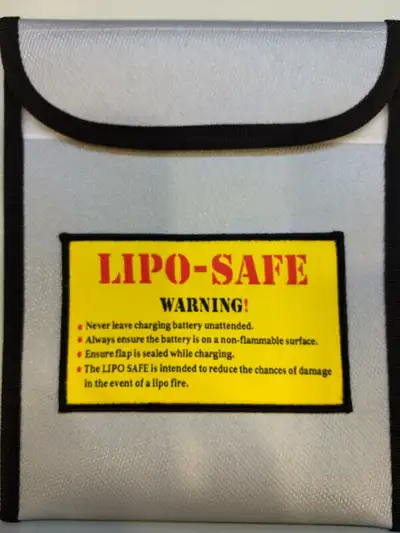 Sac retardateur de feu pour batteries LiPo 180 par 230mm Peut contenir environ 4 batteries 1300mah 3...