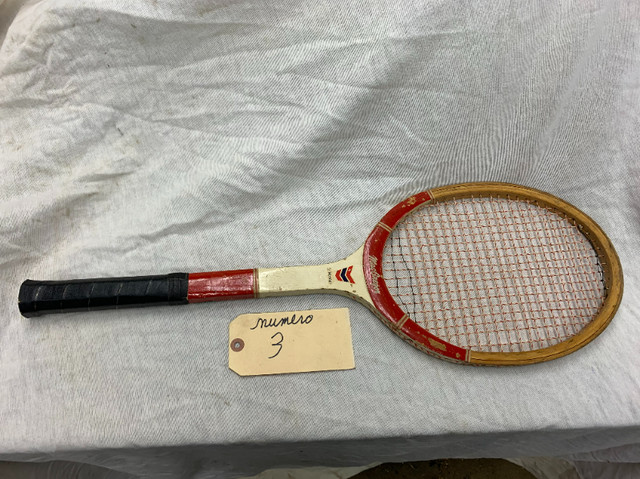 3 raquettes de tennis et 2 de raquetballs 20$ chaque dans Tennis et raquettes  à Longueuil/Rive Sud - Image 3