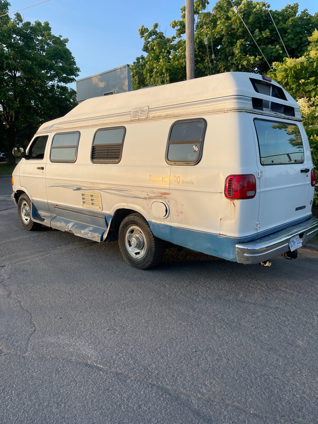 1999 Dodge Roadtrek 190 Versatile Camper Van in Travel Trailers & Campers in Ottawa - Image 3