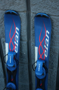 Elan Vario snowblades short skis for adults with non releasable