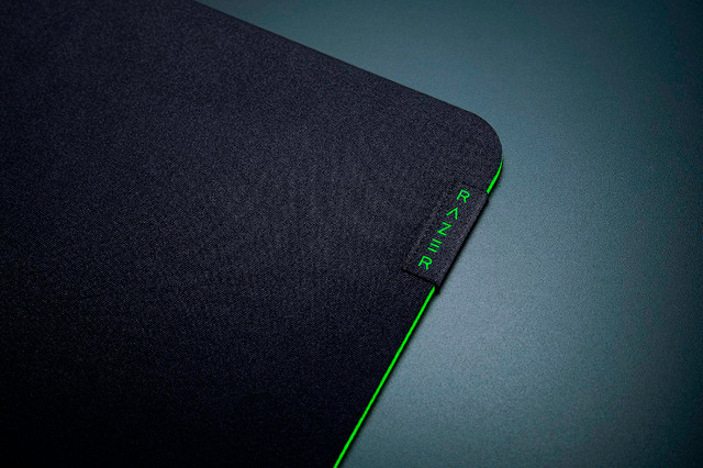 Razer Gigantus V2 Soft Gaming Mouse Mat - Large - Black in Mice, Keyboards & Webcams in Markham / York Region - Image 3