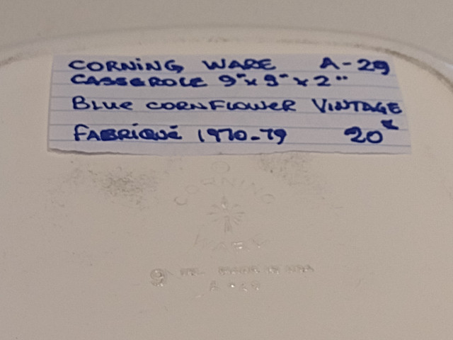 Corning Ware Casserole 9''x9''x2'' A-29 Blue CornFlower Vintage dans Vaisselle et articles de cuisine  à Laval/Rive Nord - Image 2