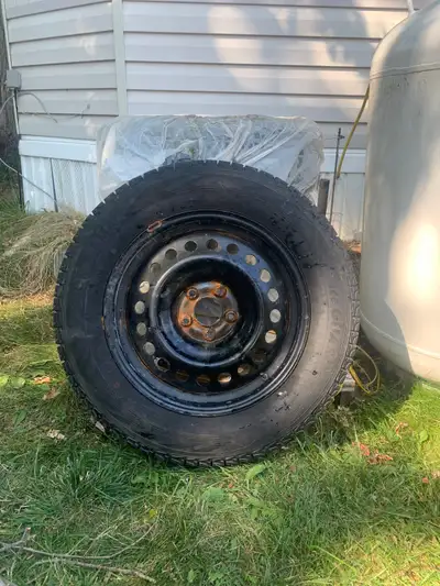 Tire size is 225/65 R 17 $650 or best offer. They came off a nissan rogue