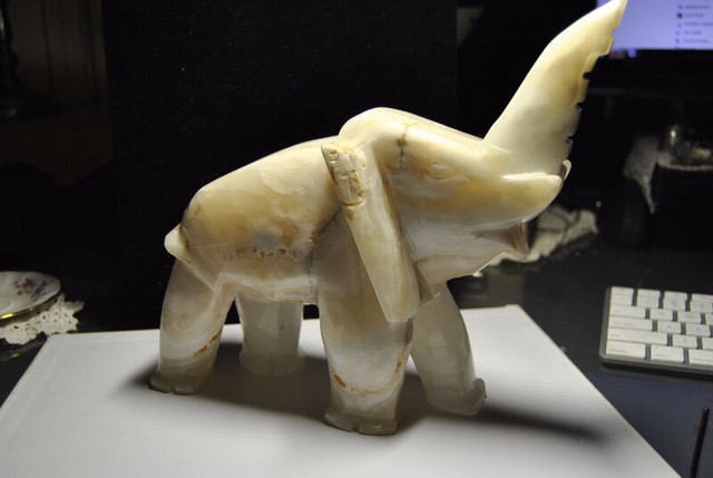 Vintage Alabaster Elephant Figurine Stone in Arts & Collectibles in Vancouver - Image 4