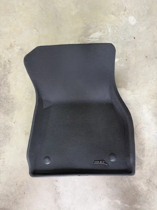 BMW X7 Winter Mats (all 3 rows) - 3D Maxpider in Other Parts & Accessories in Oakville / Halton Region - Image 4