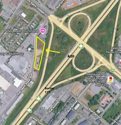 **** À vendre sans agent! **** Trois (3) terrains vacants entretenus (terre, gravier et pelouse) - p...