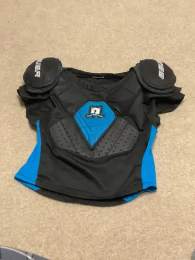 Selling this youths Bauer Prodigy hockey shoulder and chest protector. It is in excellent condition....