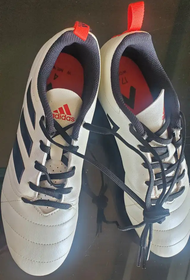 Soccer cleats: Nike, Lotto, Adidas in Soccer in Mississauga / Peel Region - Image 10