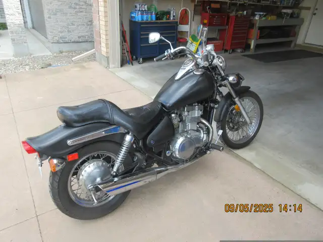 Used Motorcycle in Motorcycle Parts & Accessories in Mississauga / Peel Region - Image 5