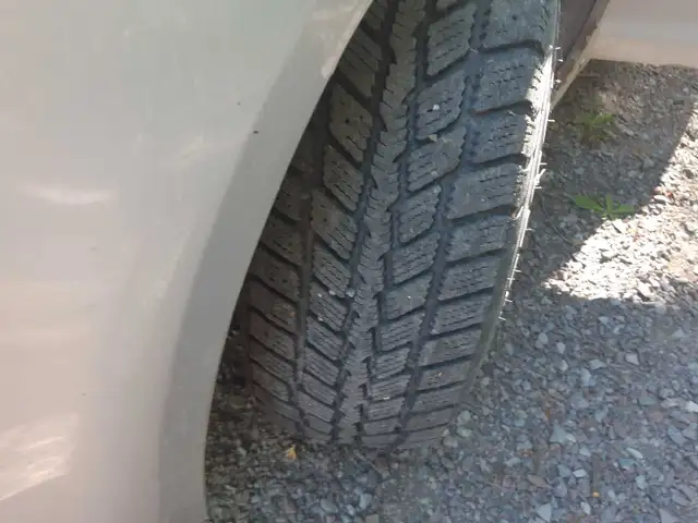 215/65r16 snow tires in Tires & Rims in Belleville - Image 4