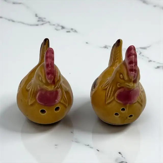 Salière et poivrière vintage en céramique Japan – Poules in Arts & Collectibles in Québec City - Image 4