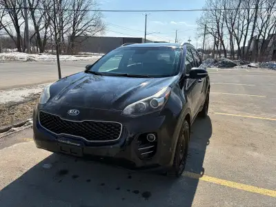 Kia Sportage tout équipé incluant démarreur à distance, attache remorque, pneus et roues d’hiver, pn...