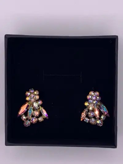 1 set of used, excellent condition Vintage Sherman Earings, gold tone with Aurora borealis Swavorski...