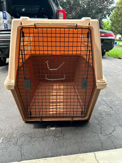 Furrari Dog Crate, View more