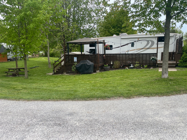 2007 33’ Keystone Challenger and seasonal lot in Travel Trailers & Campers in Sarnia