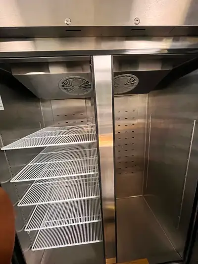 ATOSA 2 DOORS COMMERCIAL FREEZER Some small dents on doors working conditions