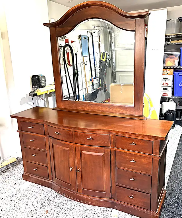 CHERRY HILL Dresser & Mirror in Dressers & Wardrobes in Oakville / Halton Region - Image 2