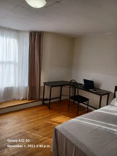 Spacious furnished room for rent in central Oshawa. Rent is all inclusive. Available for immediate p...