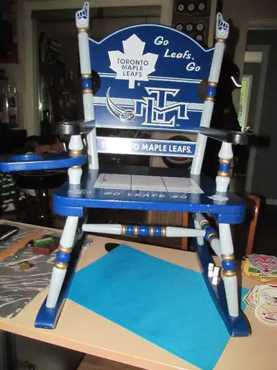 chaise bercante rocking chair enfants kids bois wood toronto maple leafs nhl hockey...BEAUCOUP D'AUT...