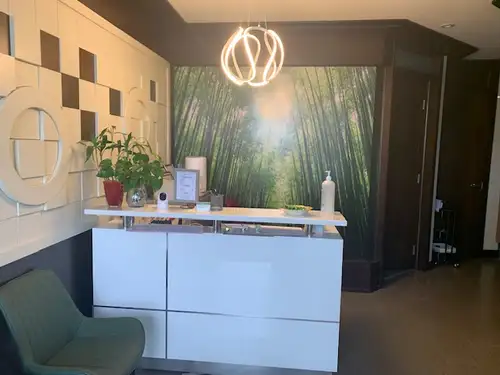 Location !location! Great busy location Beautiful and clean environment with RMT and R.Ac services....