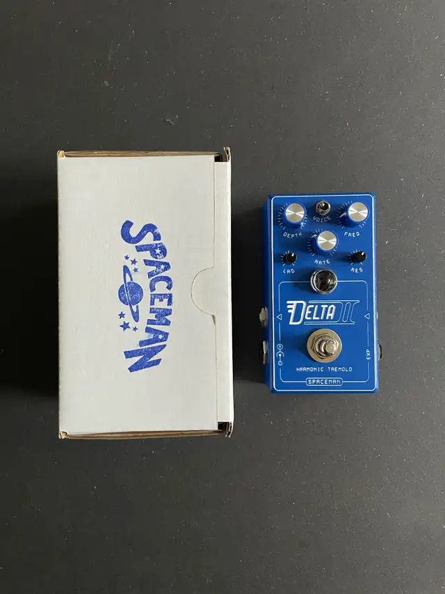 Spaceman DELTA II - Harmonic Tremolo - USA Limited Blue Edition in Amps & Pedals in City of Toronto - Image 2