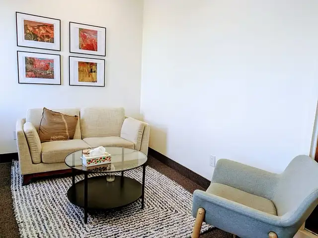 Yonge and St. Clair Therapy Office for Rent in Commercial & Office Space for Rent in City of Toronto - Image 3