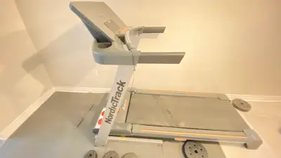 TREADMILL FOR SALE nordiktrack A2350 MESSAGE FOR MORE DETAILS The top base can be detached from runw...