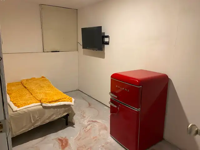 Laval Chambre à louer/ room for rent