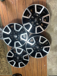 Toyota Tundra oem factory rims/ wheels
