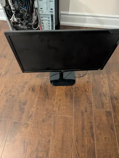 LG 24 Inch Monitor 24M47VQ - Great Condition, View more