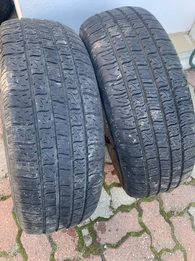 2 Pneus d'été 225/60/17 in Tires & Rims in City of Montréal - Image 2