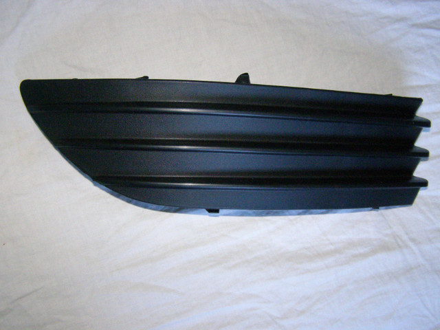 NEUF Couvert de Fog pour Bumper Toyoya Sienna 2004 & 2005 NEW dans Autres pièces et accessoires  à Longueuil/Rive Sud