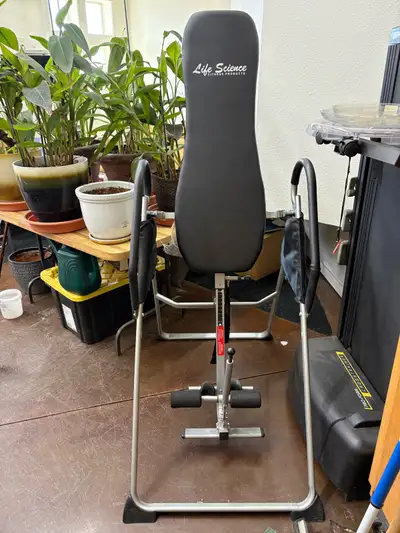 Pickup & Cash Only Specifications: * Adjustable height settings * Padded ankle supports * Sturdy ste...
