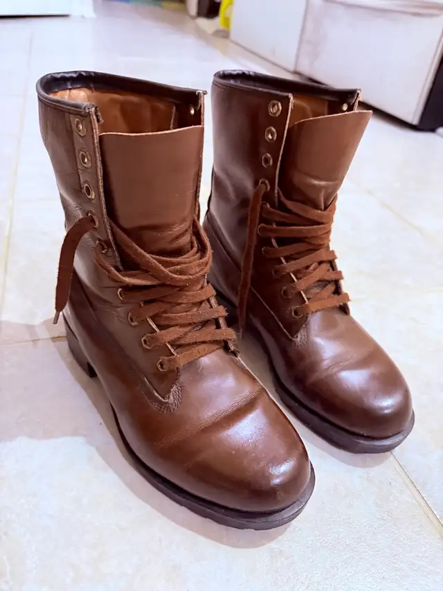 Kingtreads waterproof boots size: 8 in Men's Shoes in Markham / York Region - Image 3